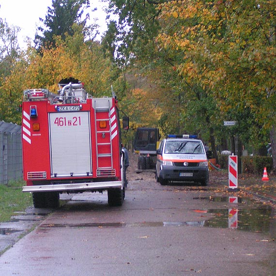 Dziwn�w: Koparka uszkodzi�a rur� z gazem