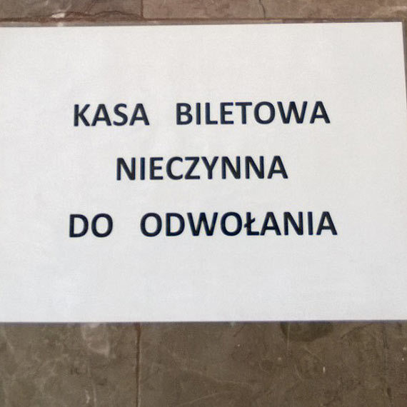 Na dworcu w Wolinie kasa biletowa zamkni�ta do odwo�ania
