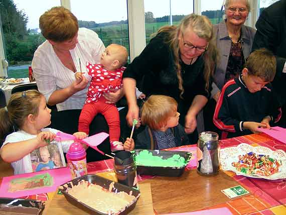 W Dobropolu maluj� i rze�bi� na szkle