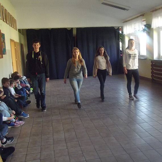 Pokaz mody uczniowskiej w GP „Pomerania” w Dziwnowie