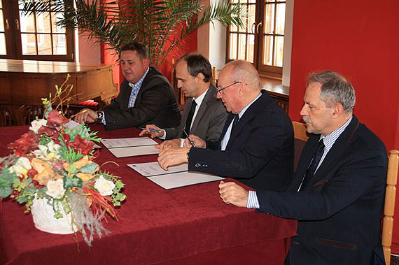 Szumi�ce trawy na sk�adowiskach CZG R-XXI 