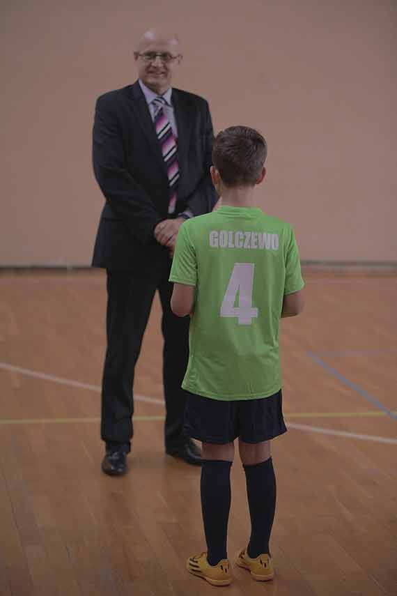 Nowe stroje dla szk�ki pi�karskiej