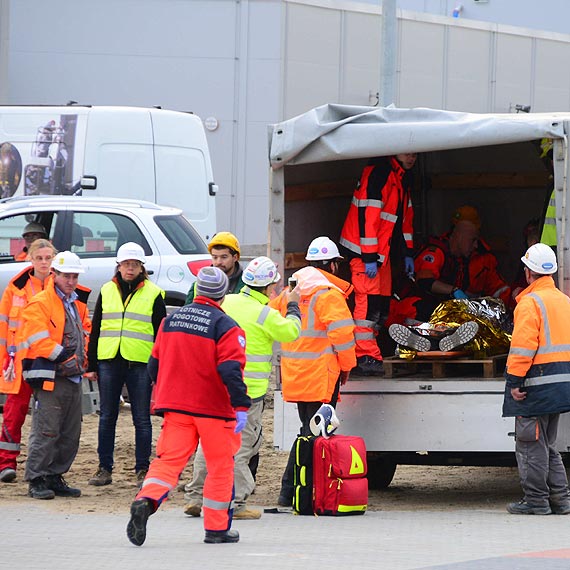 Wypadek w gazoporcie. Ukrainiec spad� z rusztowania 