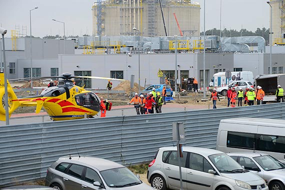 Wypadek w gazoporcie. Ukrainiec spad� z rusztowania 