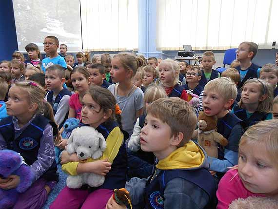 Dzie� misia w bibliotece