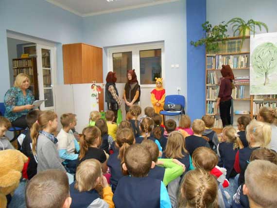 Dzie� misia w bibliotece