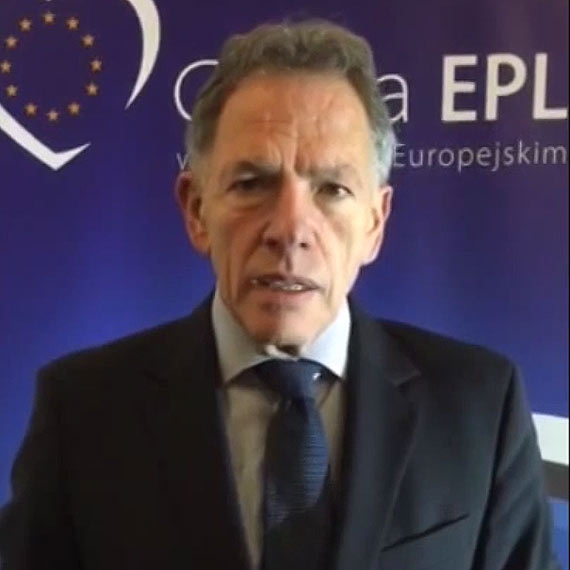 Prof. Dariusz Rosati popiera Bronis�awa Karpi�skiego. Zobacz film!