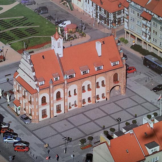 Bilans kadencji Bronis�awa Karpi�skiego: Poprawa warunk�w �ycia. Cztery lata zmian