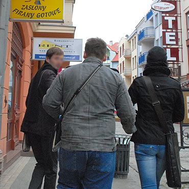 Hieny wykorzystuj� �a�ob�