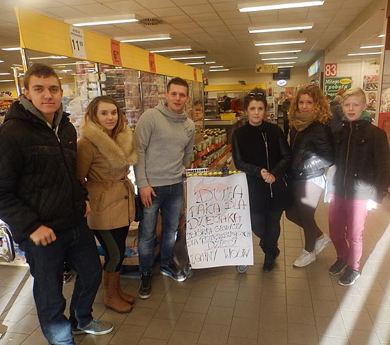 Du�a paka dla dzieciaka 2014 w Ostromicach