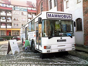 Mammobus stanął przed ratuszem