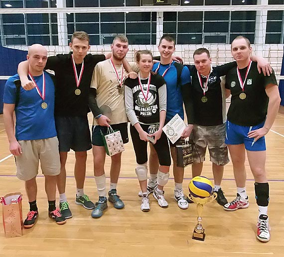 Volley Team zwyci�a w Gwiazdkowym turnieju w Mi�dzyzdrojach. Zobacz fotogaleri�