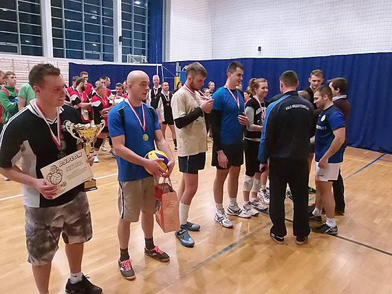 Volley Team zwyci�a w Gwiazdkowym turnieju w Mi�dzyzdrojach. Zobacz fotogaleri�