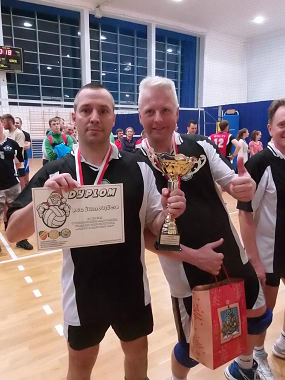 Volley Team zwyci�a w Gwiazdkowym turnieju w Mi�dzyzdrojach. Zobacz fotogaleri�
