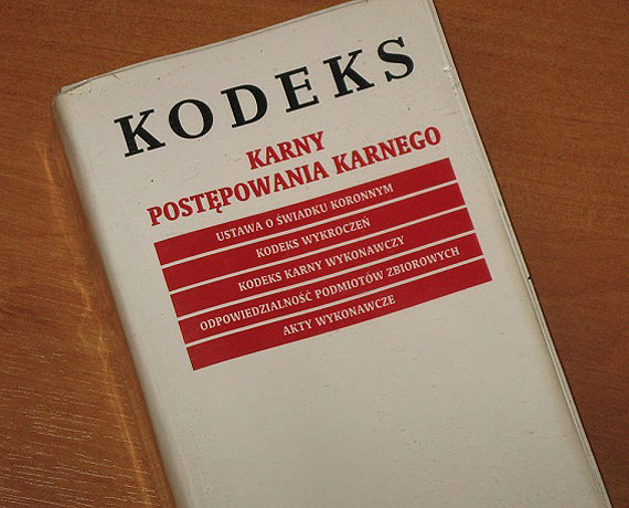 Naruszy� s�dowy zakaz