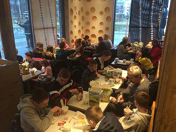 Miko�aj�w w naszym mie�cie nie brakuje! Dzieci z Domu Dziecka obdarowane prezentami