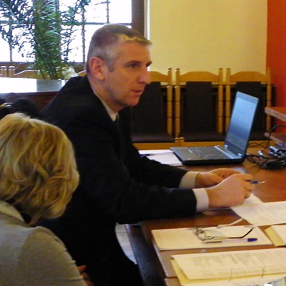 Nie posk�pili pieni�dzy na wynagrodzenie dla burmistrza