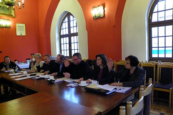 Nie posk�pili pieni�dzy na wynagrodzenie dla burmistrza