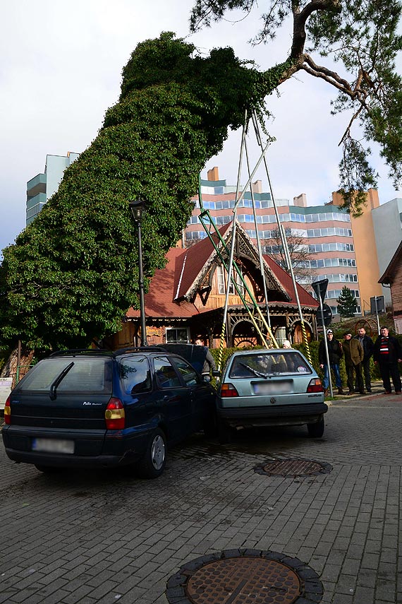 Kolejna kolizja na skrzy�owaniu ul. 1000-lecia Pa�stwa Polskiego z ul. Ludow�