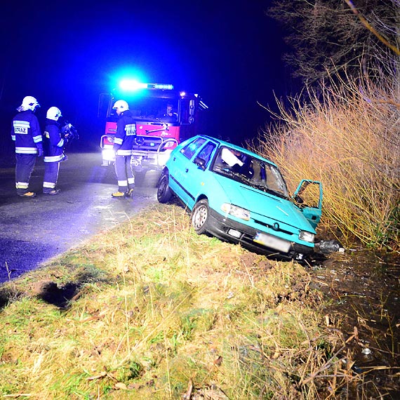 Uwaga! Szklanka na drodze. Cud, że kierowca nie zamarzł
