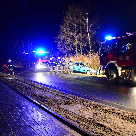 Uwaga! Szklanka na drodze. Cud, że kierowca nie zamarzł