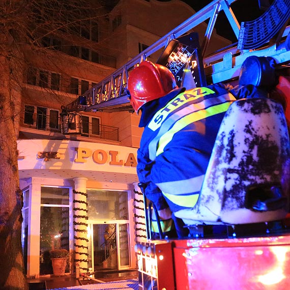 Po�ar hotelu w �winouj�ciu. Go�cie najedli si� strachu. Zobacz film!