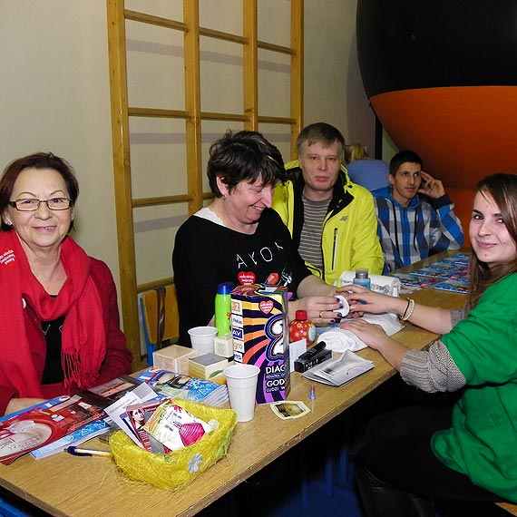 Burmistrz wylicytował tort którym obdzielił mieszkańców Kamienia Pomorskiego