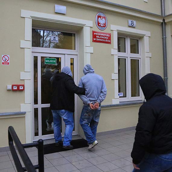 Policja odzyska�a kolejny skradziony traktor. Zosta� odnaleziony w Szczecinie. Zobacz film 