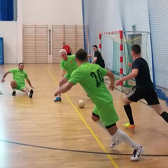 Young Boys wygrywaj� IV Halowy Turniej Pi�ki No�nej WO�P