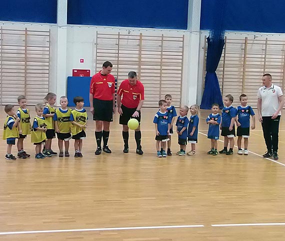 Young Boys wygrywaj� IV Halowy Turniej Pi�ki No�nej WO�P