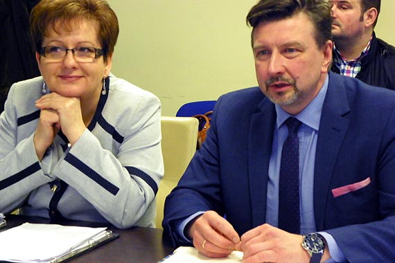 Jadwiga Adamowicz przewodnicz�c� Rady Powiatu Kamie�skiego