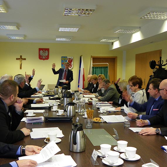 Jadwiga Adamowicz przewodnicz�c� Rady Powiatu Kamie�skiego