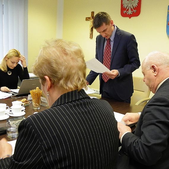 Jadwiga Adamowicz przewodnicz�c� Rady Powiatu Kamie�skiego