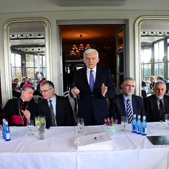 W Grodnie k/Mi�dzyzdroj�w powstaje Centrum Wsp�pracy Mi�dzynarodowej. Zobacz film i fotogaleri�!