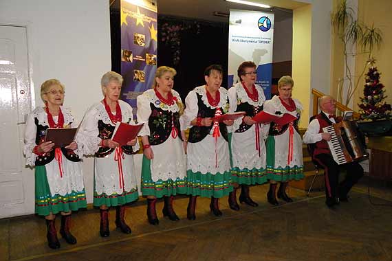 Rodzinny wiecz�r kol�dowania. Zobacz film!