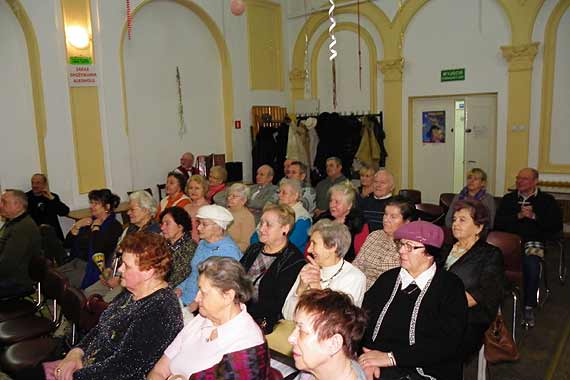 Rodzinny wiecz�r kol�dowania. Zobacz film!