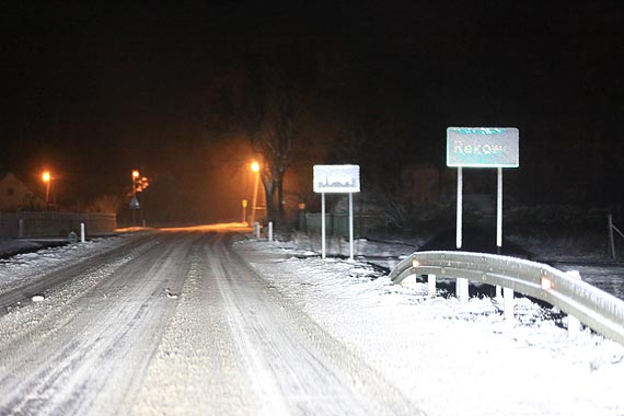 �nieg i mr�z znowu zaskoczy�y drogowc�w 