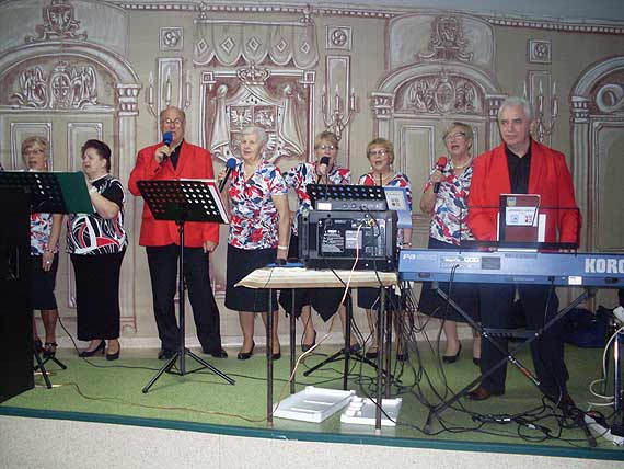 Dzie� Babci i Dziadka w WOK i Bibliotece w Troszynie