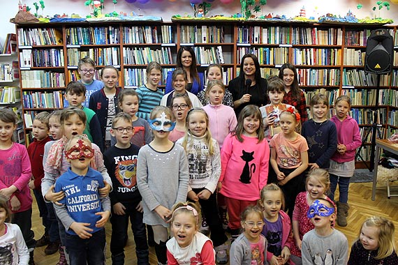 Uroczyste zako�czenie ferii zimowych 2015  i otwarcie wystawy prac dzieci