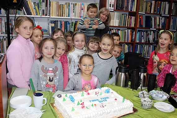 Uroczyste zako�czenie ferii zimowych 2015  i otwarcie wystawy prac dzieci