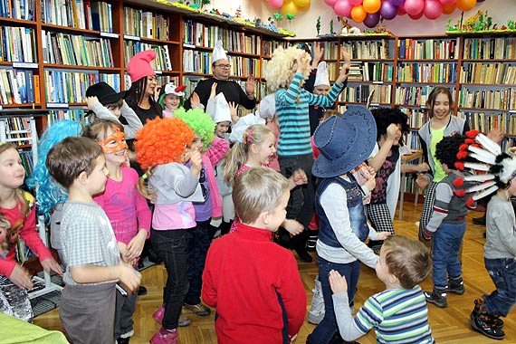 Uroczyste zako�czenie ferii zimowych 2015  i otwarcie wystawy prac dzieci