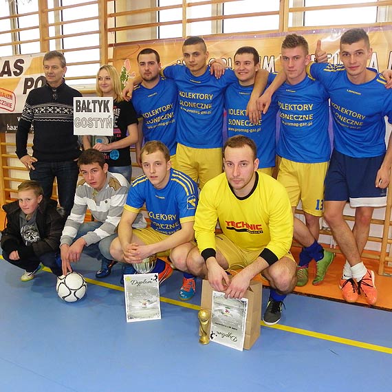Ba�tyk Gosty� wygrywa I Memoria� im. Tadeusza Mandziaka w halowej pi�ce no�nej