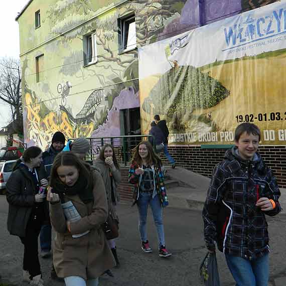 Niezwyk�a lekcja geografii z W��czykijem i Artystycznym Kulturobusem