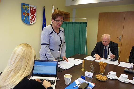 Sesja Rady Powiatu Kamie�skiego zwo�ana w trybie nadzwyczajnym