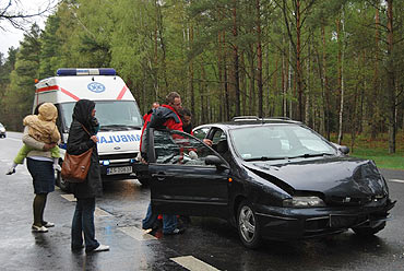 Przybiernów: Zderzenie 6 samochodów na krajowej trójce