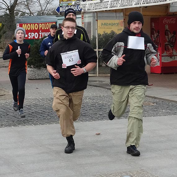 58 biegaczy wystartowa�o w mi�dzyzdrojskim biegu "Tropem wilczym. Pami�ci �o�nierzy Wykl�tych"