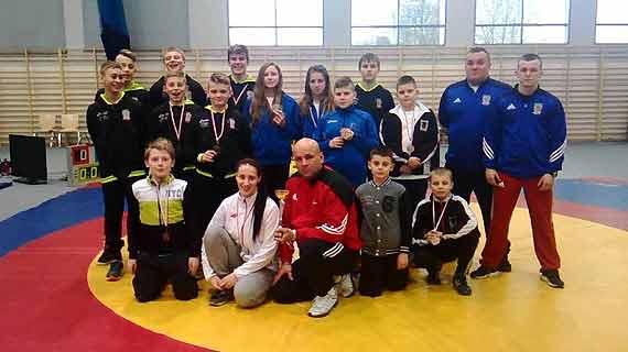 Zapa�nicy "Wikinga Wolin" nie zawiedli 11- medali w Mistrzostwach Wojew�dztwa Zachodniopomorskiego w zapasach w Karlinie