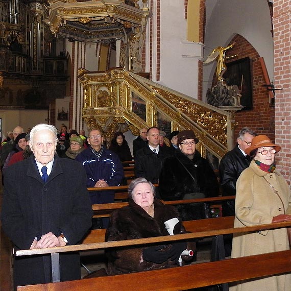 Apel poleg�ych na Placu 5 Marca w 70 rocznic� zdobycia Kamienia Pomorskiego