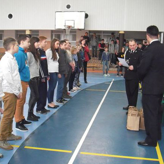 Og�lnopolski Turniej Wiedzy Po�arniczej M�odzie� Zapobiega po�arom w �wierznie
