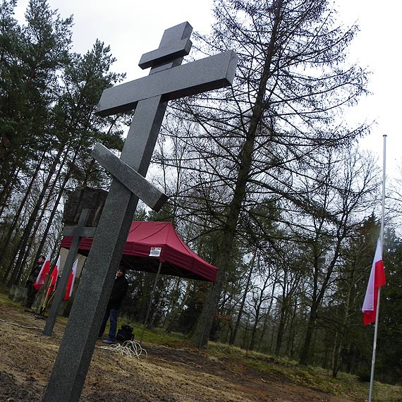 Pami�� o pomordowanych i zmar�ych je�cach wojennych w Sosnowicach
